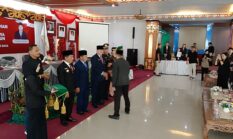Bupati Heriyus Serahkan Satyalancana Karya Satya kepada 27 ASN